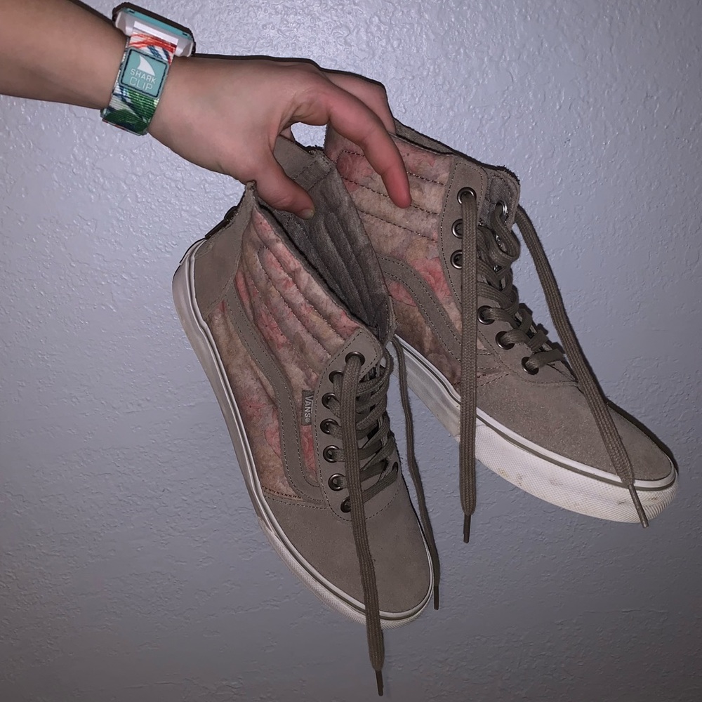 high top brow rose vans